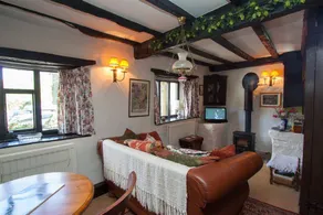 Child-friendly nice cottage with garden - Image 5