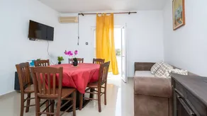 Wonderful apartment with barbeque & pool | Sea view | Dogs allowed - Image 2
