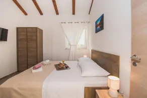 Private room with pool & terrace | Dogs allowed - Image 5