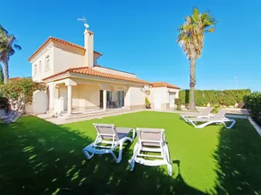 Spacieuse villa entièrement équipée avec terrasse, jardin et piscine privée | À côté de la plage | Avec animaux autorisés - Image 2