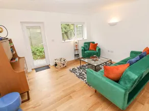 Cottage with garden | Beach view - Image 2