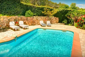 House with terrace, garden & private pool - Image 2