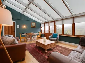 Cottage with garden & BBQ - Image 3