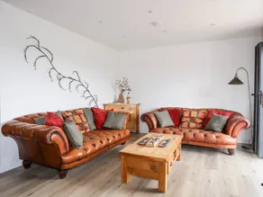 Cottage with garden - Image 4
