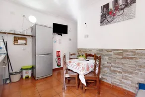 Holiday home with garden, BBQ & terrace | Mountain view - Image 4