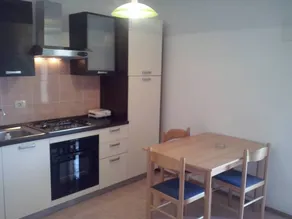 Apartment with barbeque & garden - Image 2