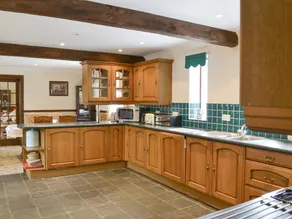Cottage with garden & BBQ - Image 5