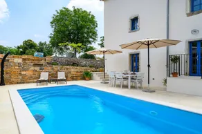 Villa with terrace, garden & BBQ - Image 3