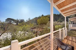 Mobil-home avec jardin, terrasse et piscine | Vue jardin - Image 2