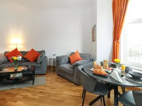 Family-oriented nice cottage with garden | River view | Pet-friendly - Image 5