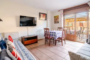Holiday apartment with terrace & pool | Mountain view - Image 2