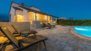 House with terrace, garden & pool - Image 5