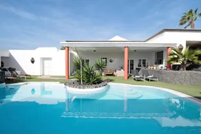 Voll ausgestattetes Ferienhaus mit privatem Pool, Whirlpool und schnellem Internet | Bergblick | Ideal für Homeoffice - Image 2