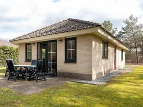 Children-friendly pleasant bungalow with terrace, sauna & heated pool - Image 4