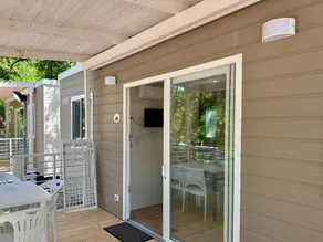 Mobile home with terrace & pool | Garden view - Image 5