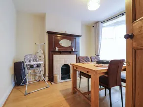 Cottage with garden - Image 4