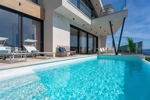 Fully equipped villa with fast internet, garden & private pool | Sea view - Image 2