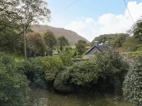 Cottage with garden - Image 3