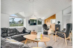 House with sauna, jacuzzi & private pool - Image 3