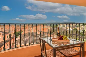 Holiday apartment with pool, garden & terrace - Image 3