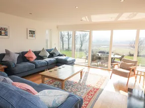Child-friendly cottage with terrace & garden | Beach view | Next to the beach - Image 4