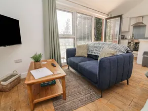 Family-oriented nice cottage with garden - Image 2