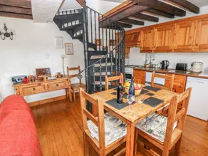 Cottage with garden & barbeque - Image 5