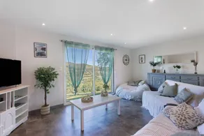 Cottage with barbeque, terrace & garden | City view - Image 2