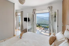 Bed & breakfast with garden | Mountain view - Image 3