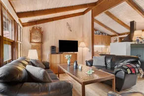 Holiday home with terrace & barbecue - Image 5