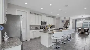 Spacieuse villa conviviale et familiale avec jardin, piscine privée et jacuzzi - Image 4