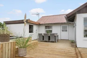 House with jacuzzi, terrace & BBQ - Image 2