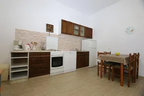 Flat with terrace & barbecue | Garden view - Image 2