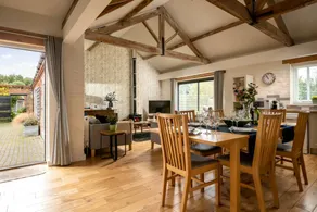 Pleasant cottage with pool, garden & barbecue - Image 4