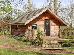 Cottage with garden - Image 2