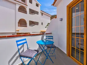 Holiday apartment with pool & BBQ - Image 2