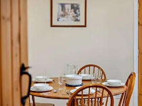Cottage with garden - Image 4