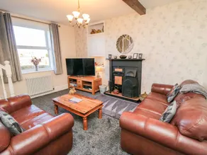 Cottage with garden & BBQ - Image 2