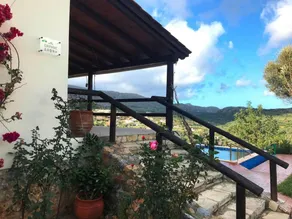 Villa with barbeque, garden & terrace - Image 3
