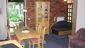 Holiday apartment with garden & terrace - Image 5