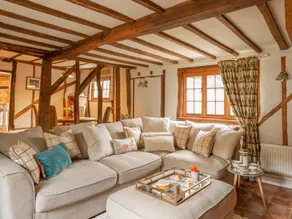 Children-friendly lovely cottage with jacuzzi, BBQ & garden | Pet-friendly - Image 3