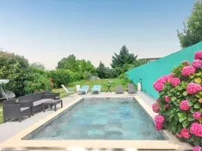 Villa avec piscine, jardin et jacuzzi | Vue jardin - Image 4