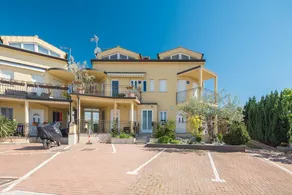 Fully equipped apartment with garden & terrace | Sea view - Image 4