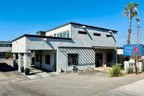 Holiday apartment with pool - Image 2