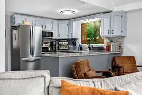 Modern Mountain Chalet with Stone Fireplace & Resort Amenities near Hedgesville, WV - Image 5