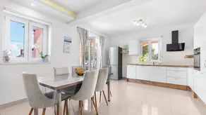 Wonderful apartment with private pool, terrace & barbecue | Pet-friendly - Image 4
