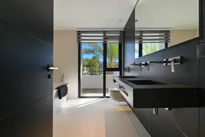 Big villa with barbecue, garden & private pool - Image 5