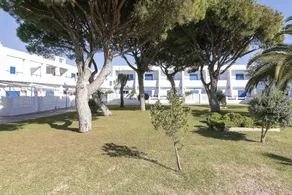 Holiday apartment with pool & terrace - Image 4