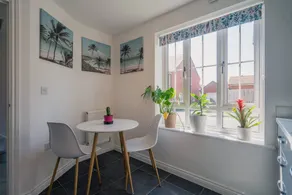 Flat with garden & fast internet - Image 4