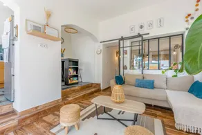 Cottage with terrace, garden & pool | Sea view - Image 4